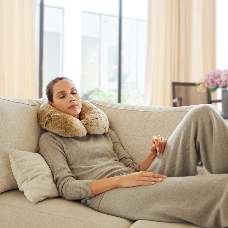 Coussin de voyage en fausse fourrure