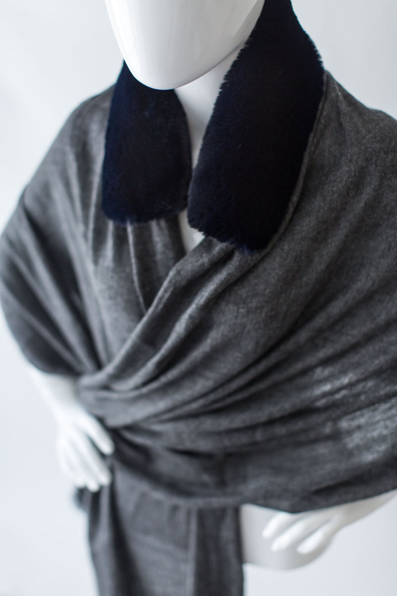 Cashmere stole with faux fur collar - Rectangle shape
