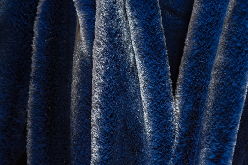 Fausse fourrure couleur bleu marine Maison Prélonge