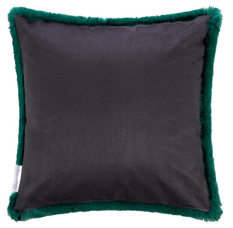 Coussin carré en fausse fourrure vert alpin et doublure en suédine Maison Prélonge.