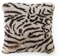 Housse de coussin carré en fausse fourrure couleur tigre blanc Maison Prélonge