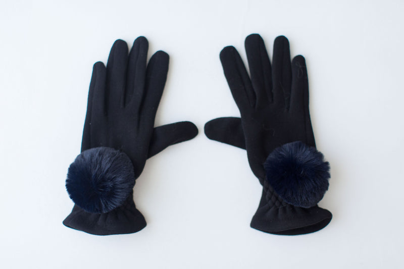 Gants extensibles avec pompons en fausse fourrure couleur bleu marine Maison Prélonge.