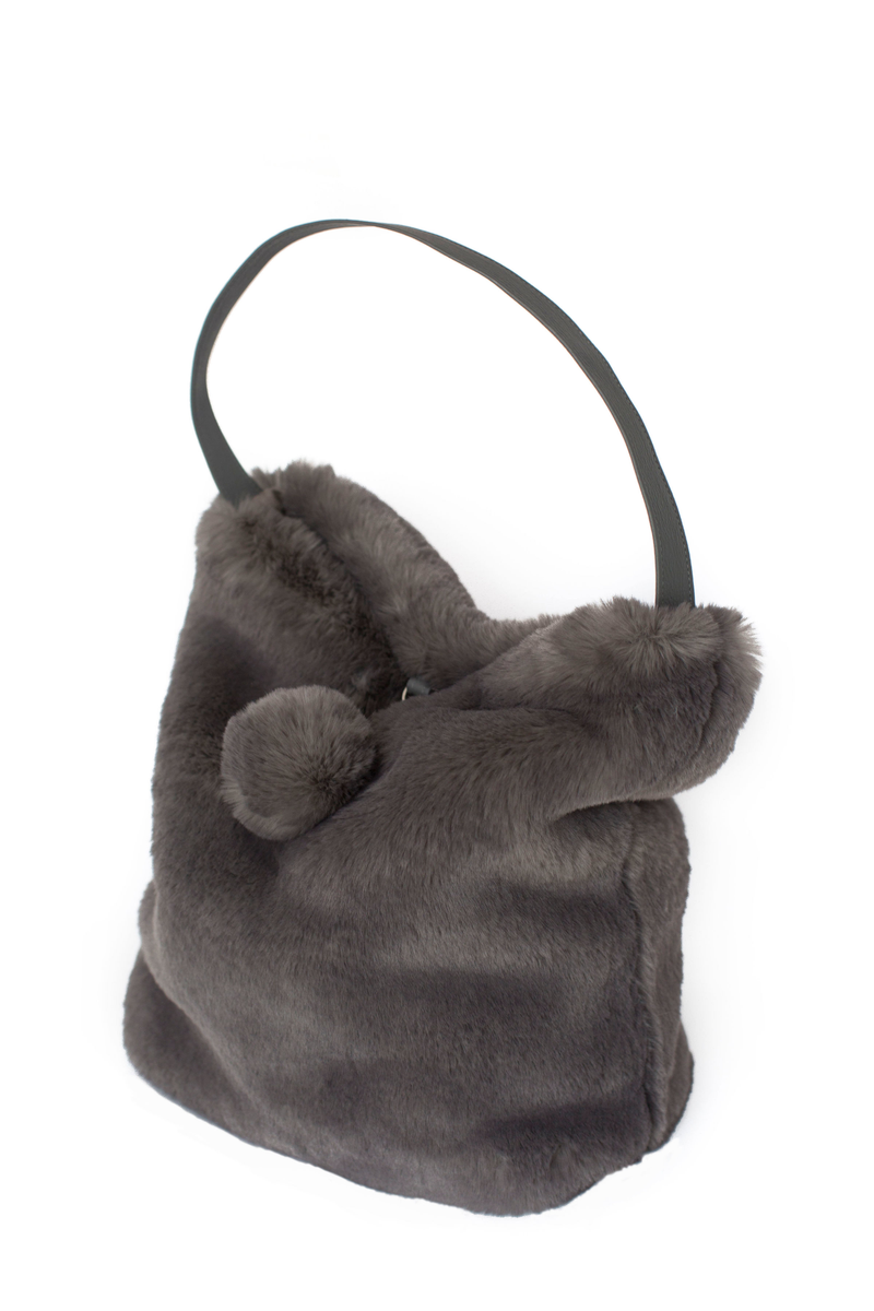 Grand sac en fausse fourrure couleur gris smoky Maison Prélonge