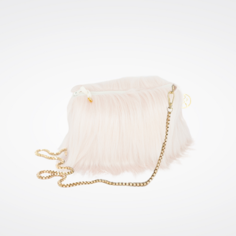 Sac pochette en fausse fourrure Maison Prélonge couleur himalaya blush