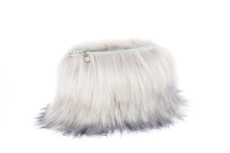 Trousse en fausse fourrure couleur himalya perle Maison Prélonge