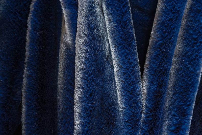 Fausse fourrure couleur bleu marine Maison Prélonge 