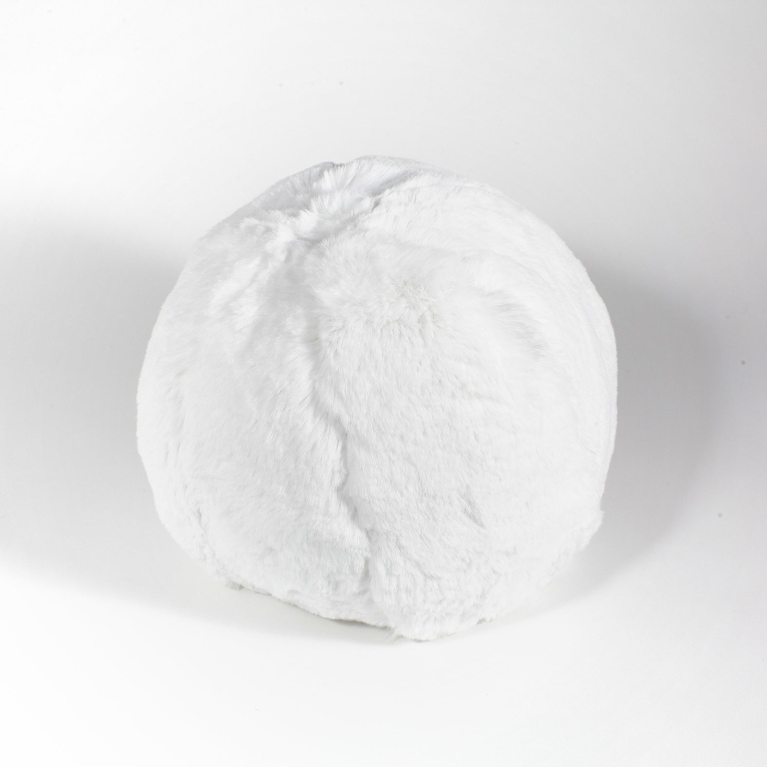 Coussin rond Snowball en fausse fourrure couleur blanc Maison Prélonge