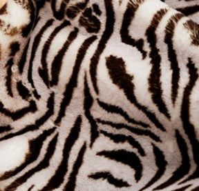 Tapis en fausse fourrure couleur tigre blanc Maison Prélonge